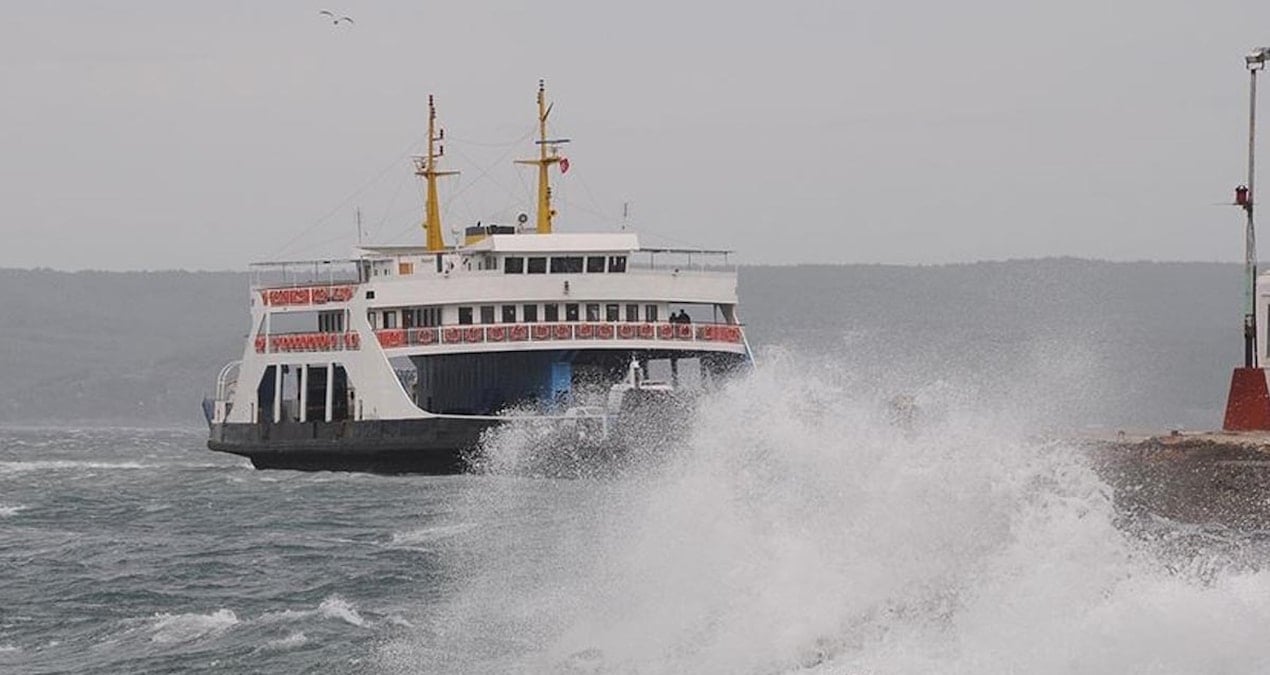 Çanakkale’de deniz ulaşımına fırtına engeli